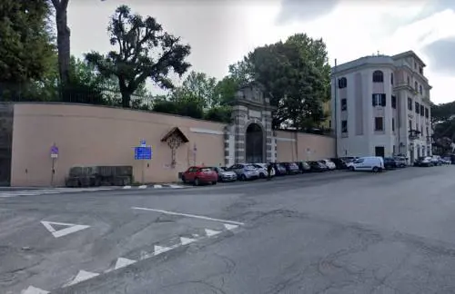 Sesso con studentessa: bidello dovrà risarcire 53mila euro