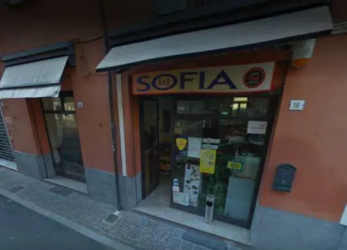 Magrebino molesta ragazza: rissa fra stranieri in strada, panico fra i passanti