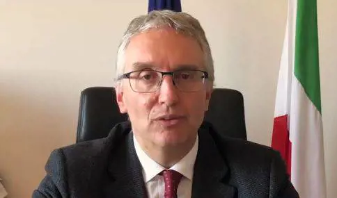 Coronavirus, scontro tra Marche e Conte: "Governo schizofrenico"