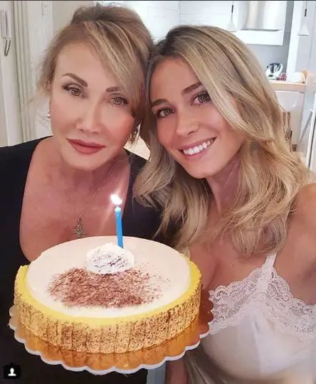 Diletta Leotta, quella foto con la mamma che scatena gli hater: "Fatte di cera"