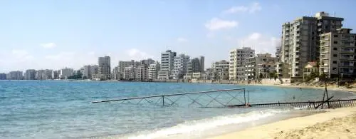 Erdogan vuole "invadere" la città fantasma di Cipro nord