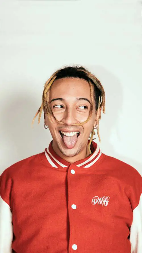 «Voglio essere teatrale Cantare non mi basta più»