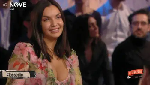 Elettra Lamborghini: "Non ho votato Lega, mollatemi". E il web insorge: "Non ti giustificare"