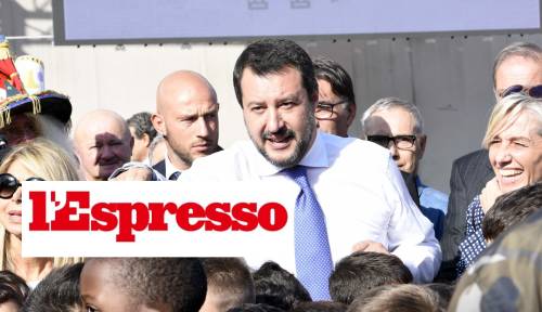 E L'Espresso rilancia insulti a Salvini: "È sempre una m..."