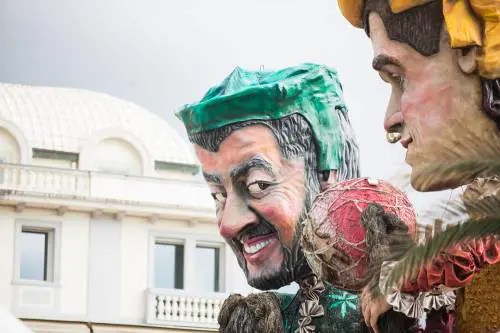 Scatta l'odio anti Salvini al carnevale di Viareggio