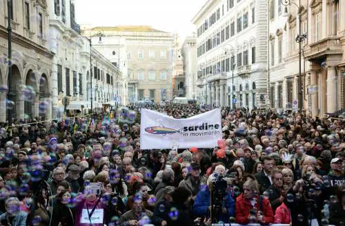 Parrocchia di San Mamolo, bufera sul laboratorio pro sardine