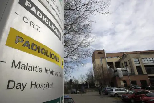 In coma per meningite, era stata in Egitto