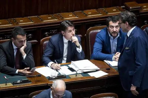 Francia e Germania contro la manovra italiana