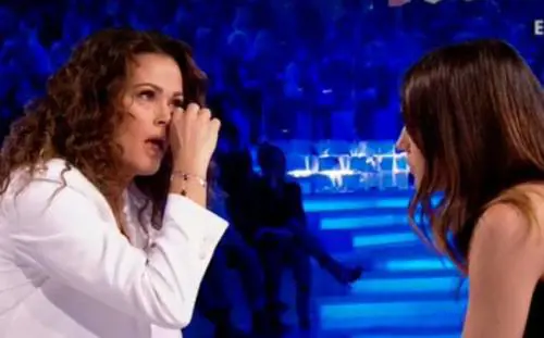 Verissimo, Samantha De Grenet in lacrime: "La mia lotta contro il tumore al seno" 
