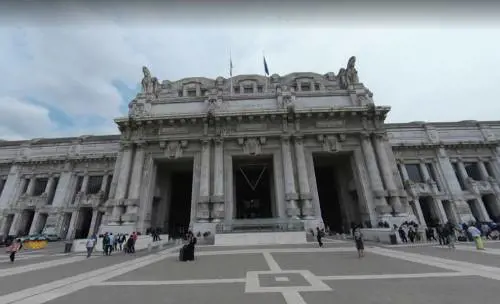 Milano, rapina in stazione poi aggrediscono l'agente: presi magrebini