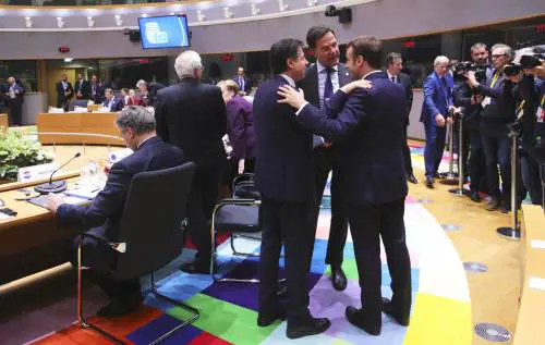 Mes, Conte ringrazia Macron: smentita la versione del governo