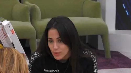 Gf Vip, Teresanna Pugliese confessa: “Siamo scappati da mio padre, avevo 4 anni”