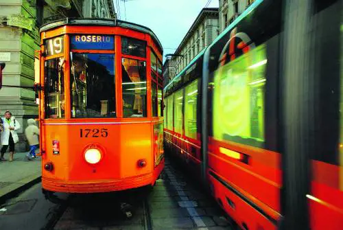 Semafori intelligenti: i tram fermi al "rosso"