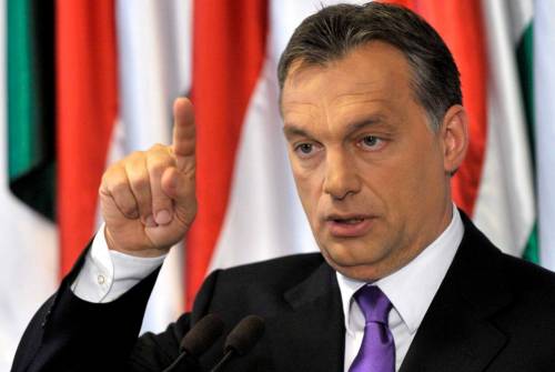 Migranti, idea choc di Orban: "Rastrellarli e metterli su isola"