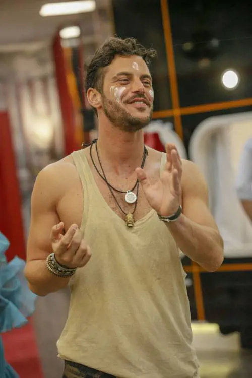 Gf Vip, Andrea Montovoli sbotta dopo la diretta: "San Valentino di m..."