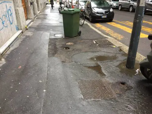 Maxi-buche a Napoli: attivate otto squadre di vigili