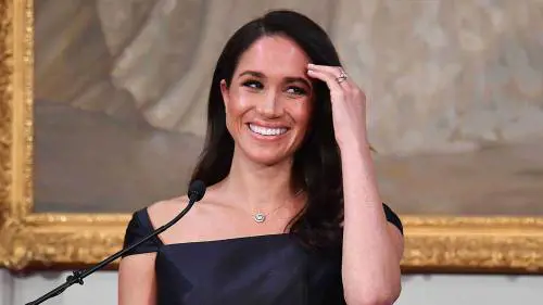 Applausi per Meghan Markle in Nuova Zelanda: la duchessa parla l'antica lingua Maori