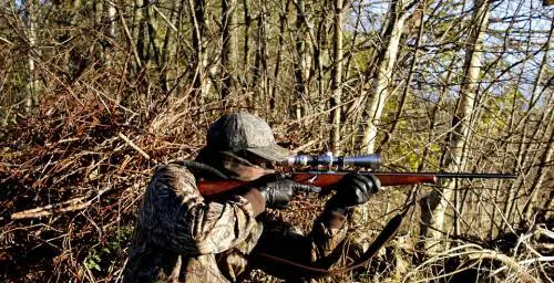Sogna lo spirito del cugino scomparso: "Lo hanno ucciso, è nel bosco"