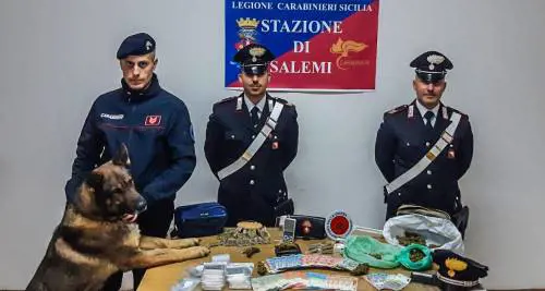 Il pusher con il reddito di cittadinanza non sfugge al fiuto di Charlie