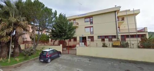 Era odontotecnico, ma faceva il dentista: denunciato dai carabinieri