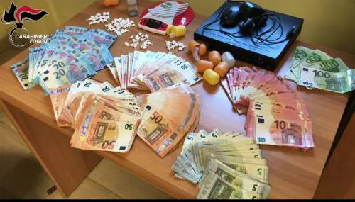 Vendevano cocaina col paniere: coniugi agli arresti