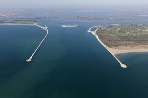 Venezia va sott’acqua. E il Mose è fermo