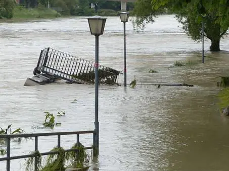 Maltempo, scatta l'allerta per la piena del Po