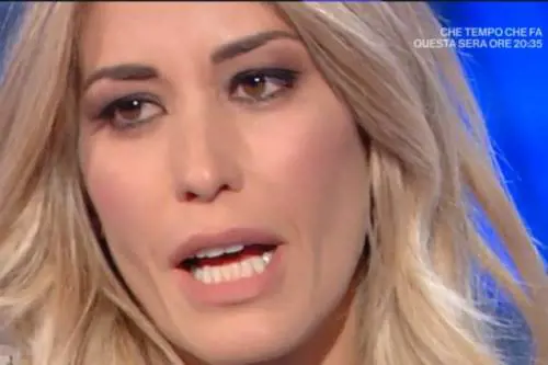 Domenica In, la Santarelli si commuove in diretta: "Mio figlio continua la chemio. La strada è lunga"