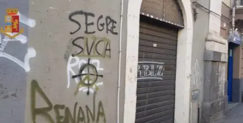 Scritte filonaziste e contro la senatrice Segre: denunciati 5 ragazzi