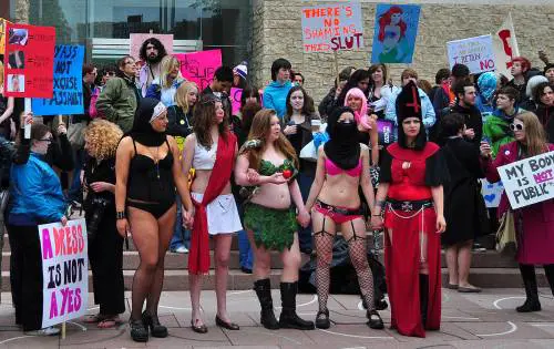 Pur di attaccar Trump la sinistra si riscopre prostituta