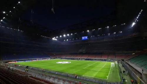 Abbonati a rischio: calcio all'ultimo stadio