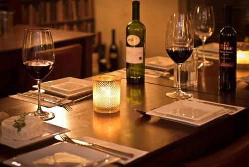 "Questo vino è troppo caro": scoppia la rissa al ristorante