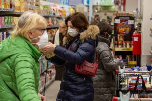 Londra, il piano choc Stop a sport e scuola