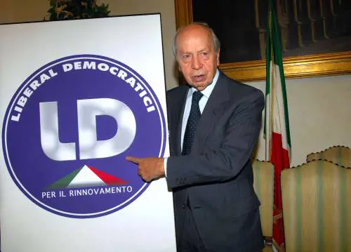 “Quando Castro cucinò le aragoste”. L'intervista a Lamberto Dini