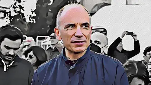 Letta ne combina un’altra: va in piazza per la pace ma le prende da tutti
