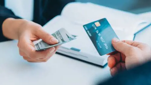 Contante vs carta: cosa c’è in ballo nella crociata per il Pos
