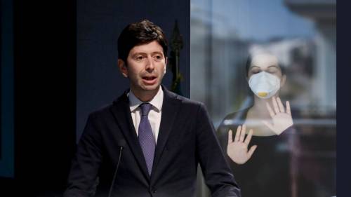 Mascherine, Speranza insiste con l’obbligo. Ed è scontro nel governo