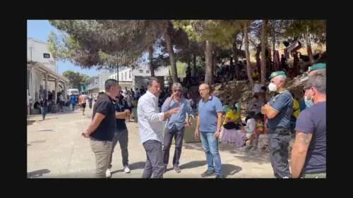 Migranti, Salvini sveglia la sinistra ipocrita
