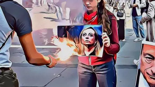 Gli studenti supini sul green pass protestano solo contro Meloni