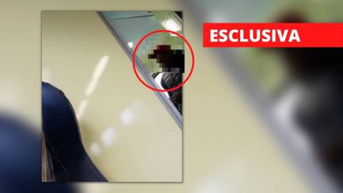 “Paga o ti faccio scendere”. E l’immigrato si toglie i pantaloni in treno