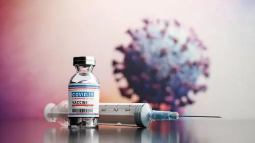 Vaccini Covid, ecco lo studio “tombale”: “Nei giovani rischio miocardite più alto”