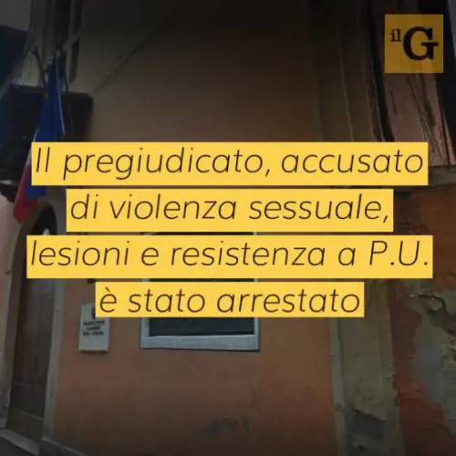 Ragazza aggredita e spogliata per strada, poi il pregiudicato maliano ferisce agente