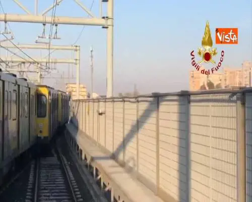 Scontro fra treni della metro, 6 feriti a Napoli