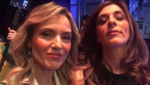 Sanremo, Emma D'Aquino e Laura Chimenti sul palco dell'Ariston