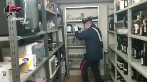Torino, sgominata banda dell'ammoniaca: rubava durante feste e funerali