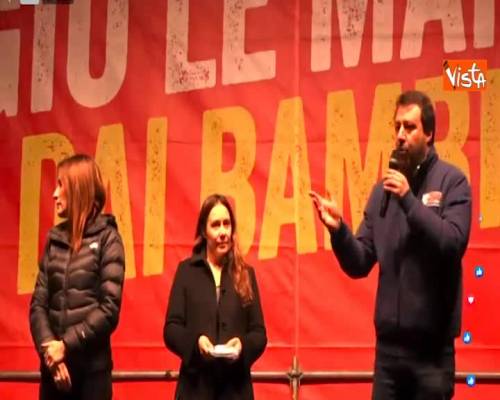 Bibbiano, Salvini: "Su bene dei bambini politica non dovrebbe dividersi"