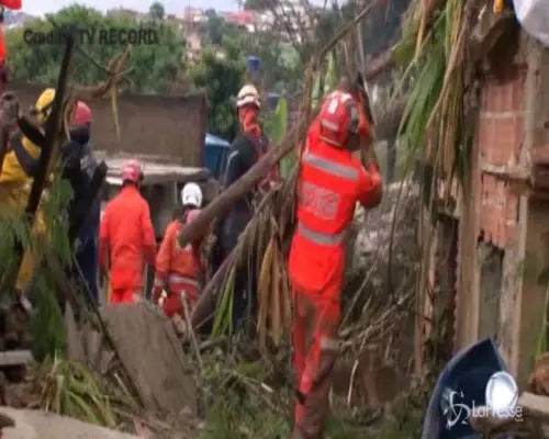 Brasile, frane nel sudest del Paese dopo le forti piogge: 11 morti