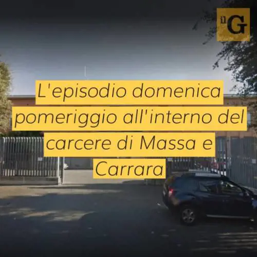 Protesta non lavandosi: durante la doccia coatta il detenuto senegalese pesta 2 agenti