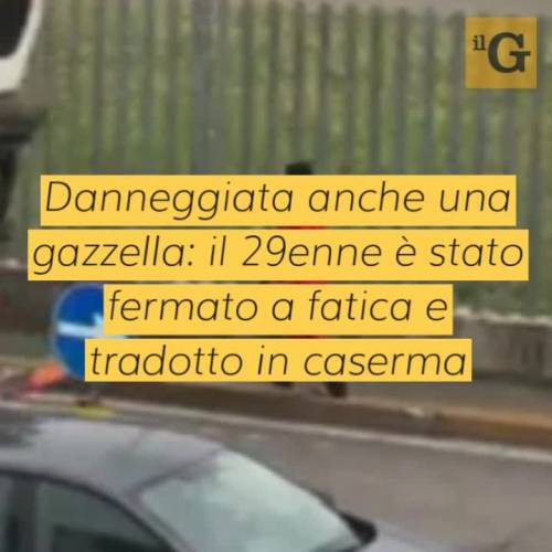  Nigeriano armato di ascia, distrugge auto e vetrine, poi attacca passanti: arrestato