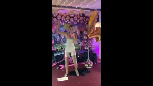 Ilary Blasi con la tutina di Achille Lauro